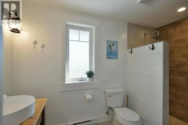 605 WOODLAND AVENUE Gibsons, British Columbia in Condos for Sale in Sunshine Coast - Image 39