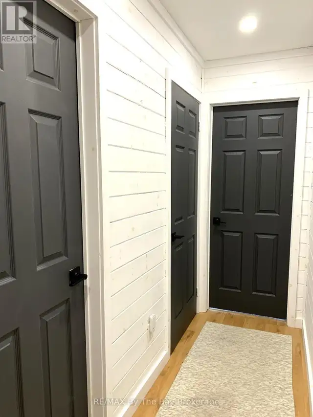 11 CABIN CRESCENT Wasaga Beach, Ontario in Houses for Sale in Oakville / Halton Region - Image 17