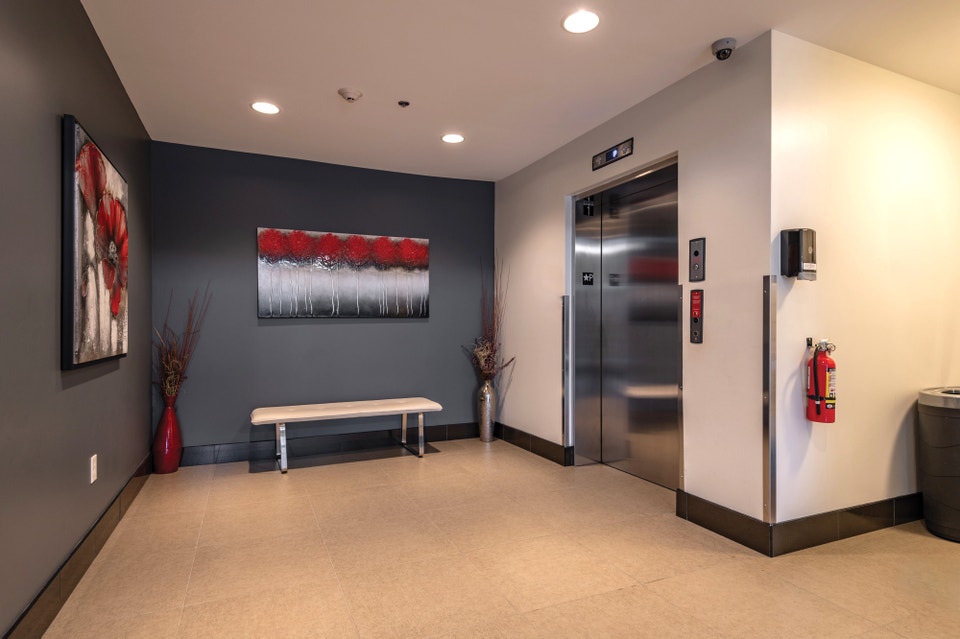 The Two Hundred on Broad Apartments - 2 Bedroom, 2 Bath + Den Ap 5