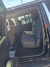 2016 Chevrolet Suburban LS Year: 2016 Make: Chevrolet Model: Suburban LS Mileage:186,000 Km Transmis... (image 5)