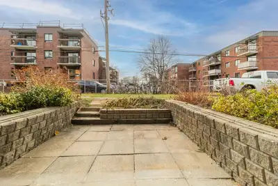 1 mois Gratuit 201 rue Parent #108, Greenfield Park 5 1/2 près Maxi (Churchill/Victoria), 1 stationn...