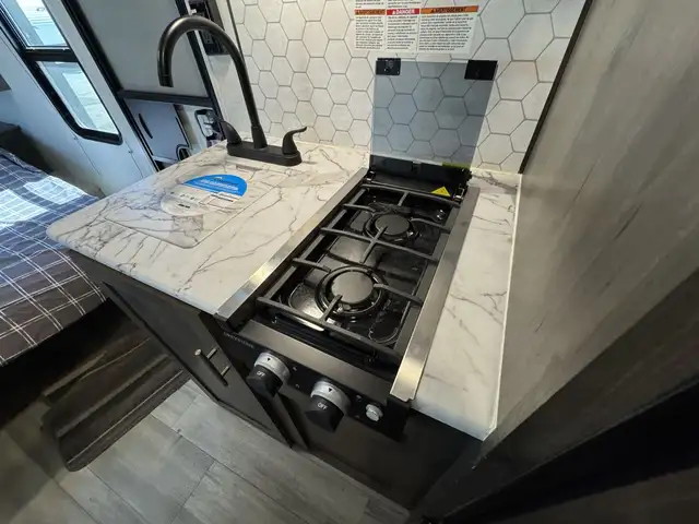 2022 ,Coachmen RV,Viking 17FQ in Travel Trailers & Campers in Kamloops - Image 15