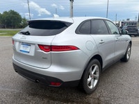 The 2018 Jaguar F-PACE 25t AWD Premium is a remarkable SUV that perfectly balances luxury and perfor... (image 5)