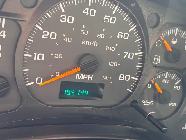 2006 GMC C7500 24' Truck in Cars & Trucks in Hamilton - Image 12