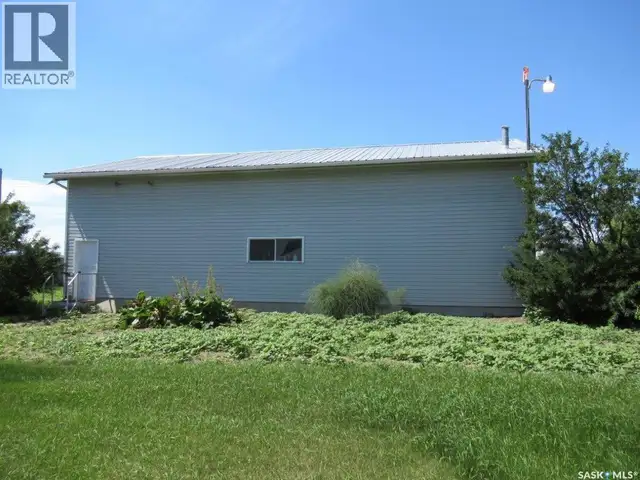 207 2nd AVENUE W Smiley, Saskatchewan in Houses for Sale in Saskatoon - Image 11
