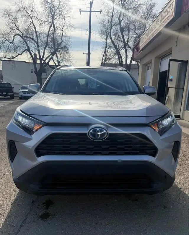 2022 TOYOTA RAV4 HYBRID LE WE FINANCE ALL CREDIT GOOD BAD UGLY in Cars & Trucks in Edmonton - Image 8