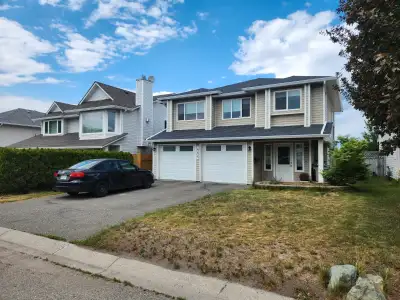 466 Malahat Pl-top floor