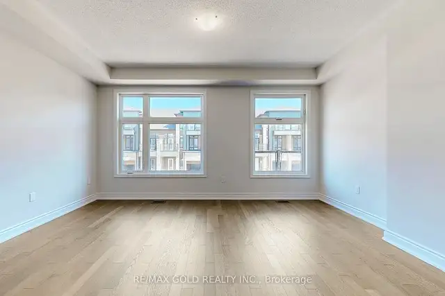 FREEHOLD NO FEE brand-new townhouse in Houses for Sale in Oakville / Halton Region - Image 9