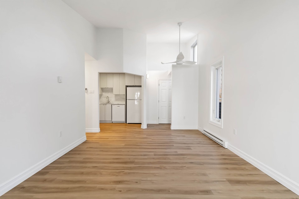 TWO BEDROOM APARTMENT AVAILABLE IN THE HEART OF DARTMOUTH 5