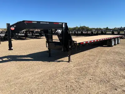 NEW 2025 SWS 36' Gooseneck Tri Dual Axle 3x10,000lb Axles w/ Electric Brakes on all Axles ST235/80R/...