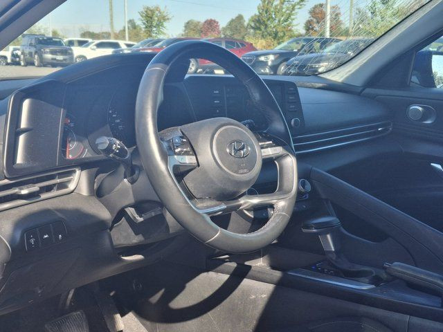 2022 Hyundai Elantra Preferred Tech | Sunroof | Heated Seats + in Cars & Trucks in Guelph - Image 2