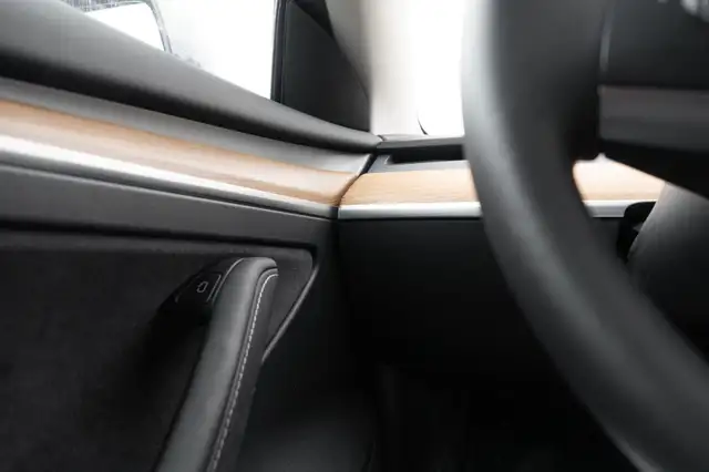 2023 Tesla Model 35919031874407833615