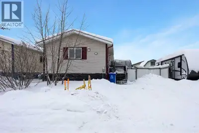 This bright and spacious home offers a fantastic open-concept layout with engineered hardword floori...