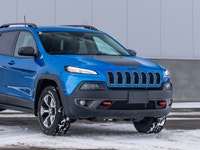 CARGET AUTOMOTIVE is thrilled to offer this 2017 Jeep Cherokee Trailhawk, an off-road-capable SUV fe... (image 4)