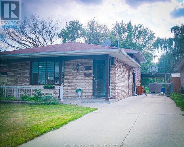 2709 CLEMENCEAU Windsor, Ontario Houses for Sale Windsor Region