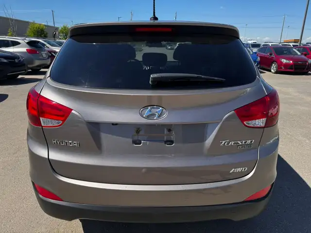 2012 Hyundai Tucson Limited AWD :: Automatic Transmission in Cars & Trucks in Calgary - Image 6