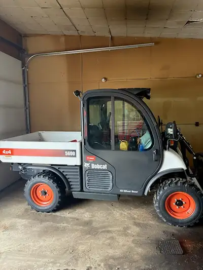 Arrow-West Equipment Ltd LIKE NEW MACHINE, CAB, A/C, HEAT, FOAM FILLED TIRES, ALL WHEEL STEER, 4X4,...