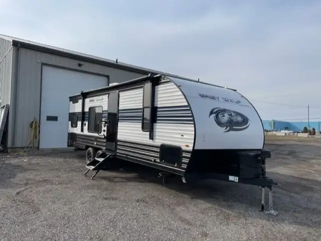 2024 FOREST RIVER GREYWOLF 26 DJSE!! BUNKS, LOADED, ONLY $31995! in RVs & Motorhomes in London - Image 2
