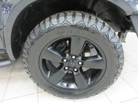 RAM 1500 2021 CLASSIC EXPRESS NIGHT EDITION V-6 3.6 LITRES QUAD-CAB BOITE 6.4 PIEDS 4X4 / MAGS 20 PO... (image 4)