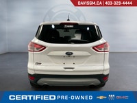 The 2016 Ford Escape SE 4WD blends versatile SUV capability, efficient performance, and modern comfo... (image 5)