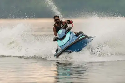 The Vx Cruiser is one of Yamahas most popular PWC models, offering exceptional comfort, reliability,...