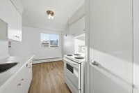 Amenities: Keyless Entry • City Views • Air Conditioning Suite & Building: Spacious bachelor, one-be... (image 6)