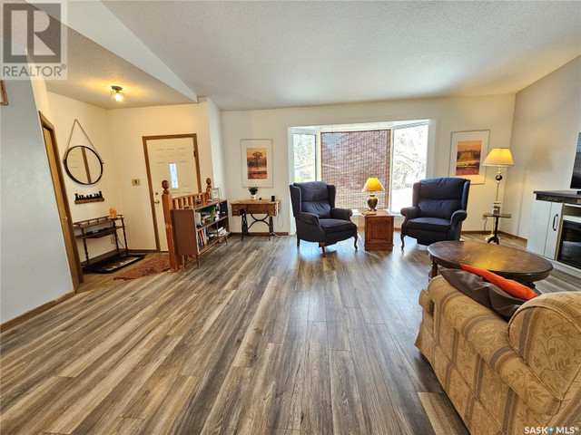 804 3rd AVENUE W Meadow Lake, Saskatchewan in Houses for Sale in Prince Albert - Image 4