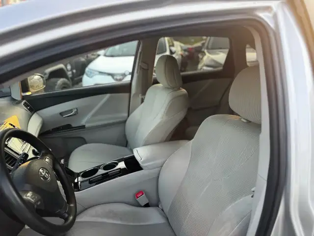 2010 Toyota Venza 4dr Wgn V6 AWD **ONE OWNER** | **NO ACCIDENT** in Cars & Trucks in City of Toronto - Image 18