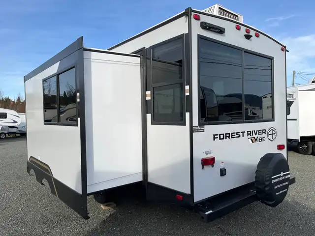 2026 Forest River VIBE EXTREME LITE in Travel Trailers & Campers in Terrace - Image 4