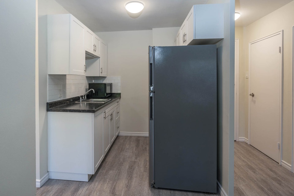 Embassy Tower Apartments - 2 Bedroom, 1 Bath Apartment for Rent 5