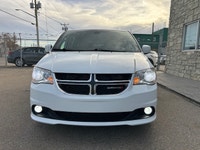 2019 DODGE GRAND CARAVAN SXT STOW N GO! NO ACCIDENTS, NO CLAIMS WITH GREAT SERVICE HISTORY! QualiTee... (image 1)