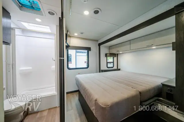 2027 Winnebago Sunflyer 22RS in Travel Trailers & Campers in Kelowna - Image 18