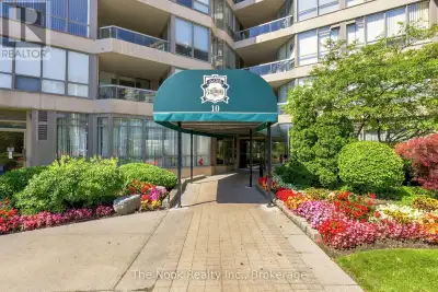 Welcome to 10 Guildwood Parkway, where there's nothing to do but move in and enjoy! This beautifully...