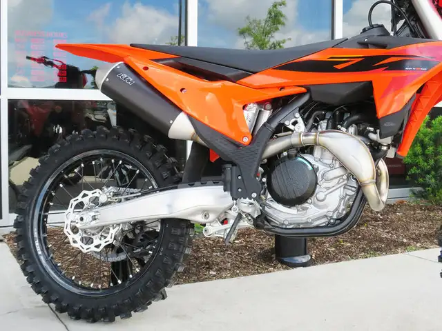 2025 KTM 450 SX-F in Dirt Bikes & Motocross in Cambridge - Image 8