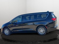 Cloth Bucket Seats, Remote Start System, Heated Front Seats, Heated Steering Wheel, Uconnect 5 W 7 D... (image 5)