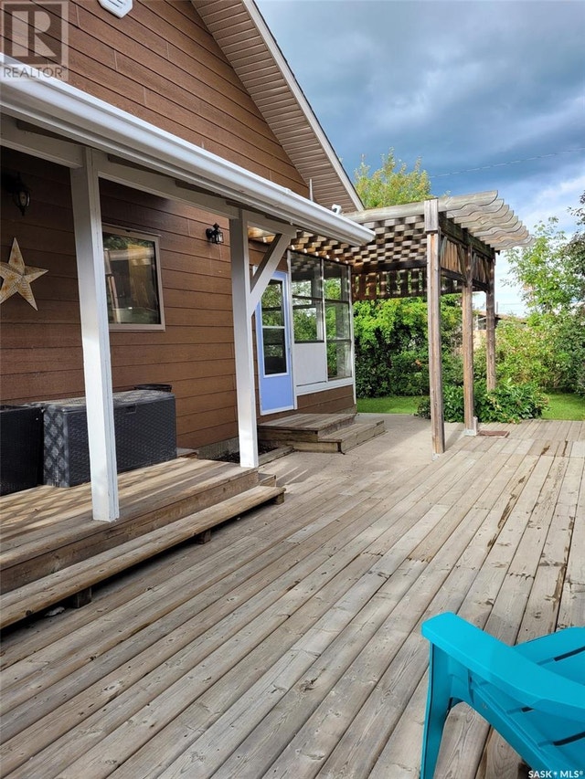 207 1st STREET NE Dorintosh, Saskatchewan Houses for Sale Meadow