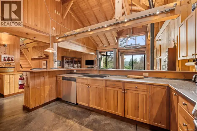 825 Austin Dr Cortes Island, British Columbia in Houses for Sale in Campbell River - Image 10