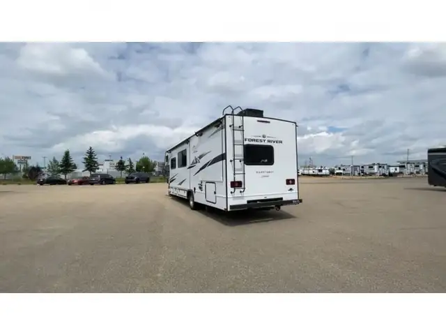 2026 EAST TO WEST Entrada 2950OK in RVs & Motorhomes in Edmonton - Image 9