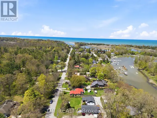 7652 RIVERSIDE DRIVE Lambton Shores (Port Franks), Ontario in Houses for Sale in Grand Bend - Image 36