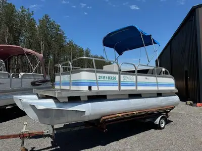 JUST IN! EXTRA CLEAN 16X6 PONTOON BOAT WITH A 2005 JOHNSON/BOMBARDIER 15HP 4-STROKE STORAGE UNDER AL...