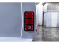 **ACCIDENT FREE - MECHANICALLY CERTIFIED** 40,059 KM This 2008 Ford E-450 XLT 24 Passenger Bus is po... (image 8)