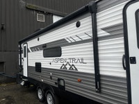2022 Aspen Trail 28 Foot Travel Trailer With 1 Slide Out 2 door air conditioning awning sleeps 6 que... (image 4)