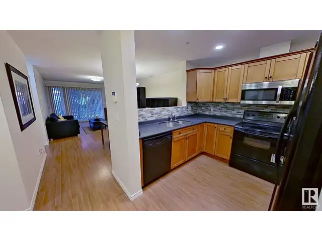 #119 12110 106 AV NW NW Edmonton, Alberta in Condos for Sale in Edmonton - Image 7