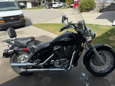 There is still time to enjoy this beautiful well kept BIKE! Looking for a Clean, Great BIKE that is...