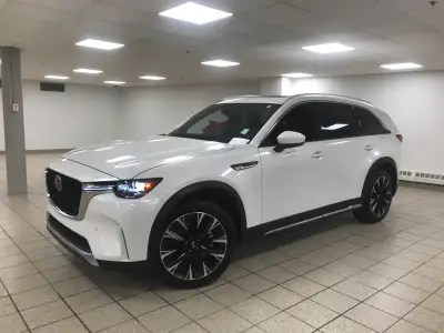 The 2025 Mazda CX-90 PHEV GT puts its technology first, and that approach is immediately reflected i...