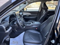 This Toyota Grand Highlander Hybrid Limited delivers a Gas/Electric I-4 2.5 L/152 engine powering th... (image 7)