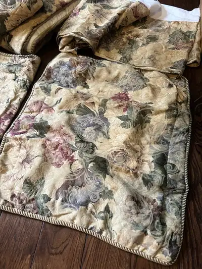 Queen Size 4 piece Duvet Set, View more