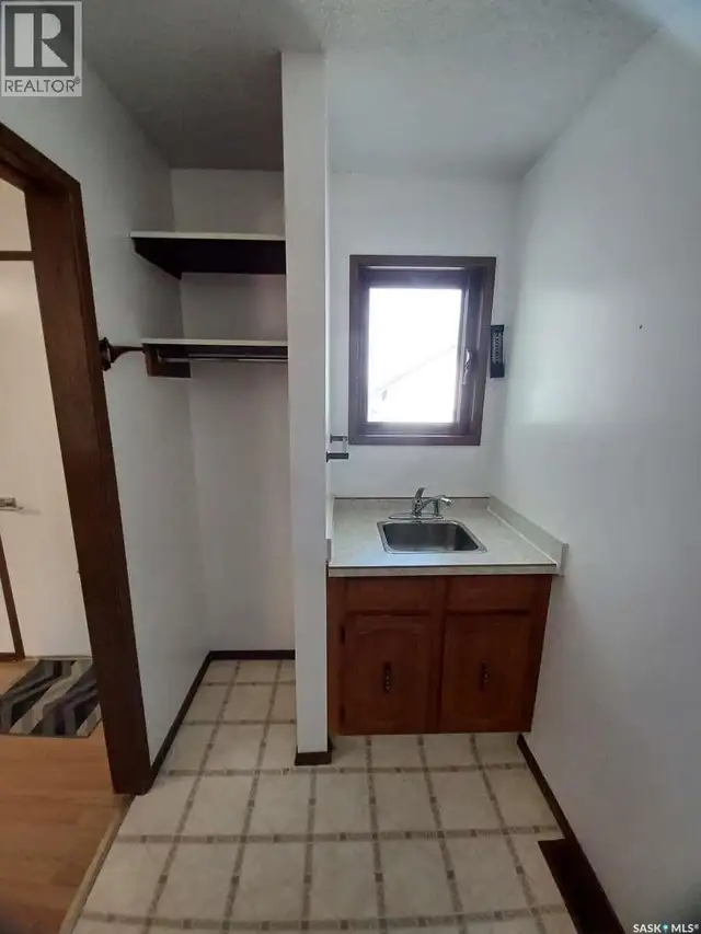 113 5th AVENUE Gravelbourg, Saskatchewan in Houses for Sale in Moose Jaw - Image 29