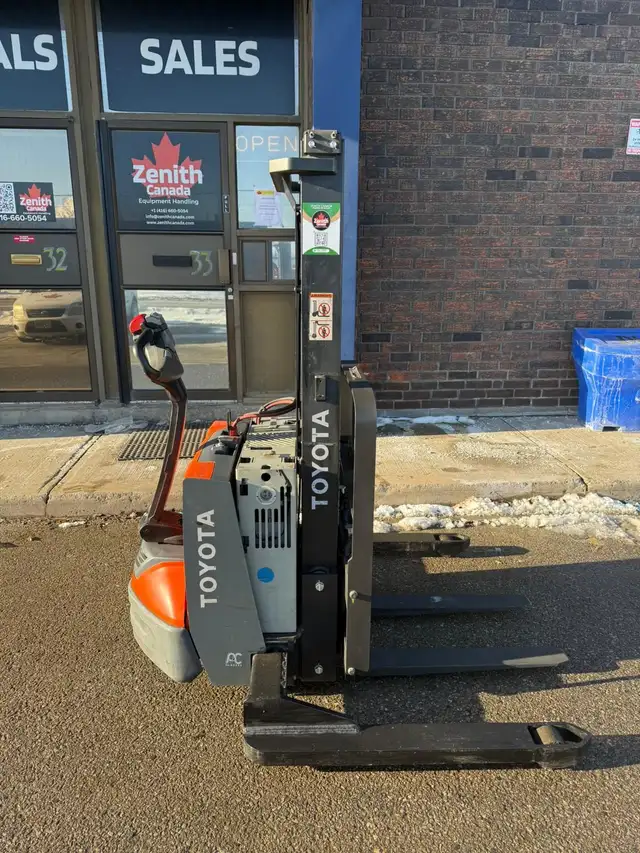 2018 Toyota Walk Behind Pallet Reach / Straddle Stacker on Sale in Heavy Equipment in Mississauga / Peel Region - Image 7