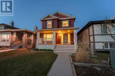 Welcoming Family Home in Sagewood – Airdrie’s Child Friendly CommunityNestled in the sought-after an...